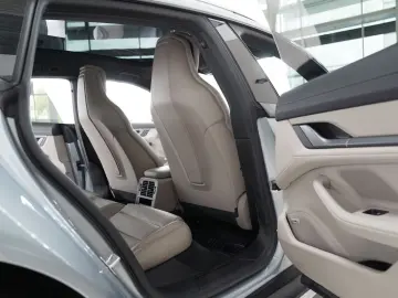 Taycan Cross Turismo 4 Turbo S Aero HUD Pano