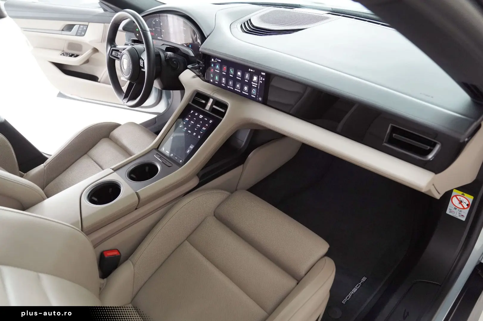 Taycan Cross Turismo 4 Turbo S Aero HUD Pano