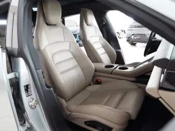 Taycan Cross Turismo 4 Turbo S Aero HUD Pano