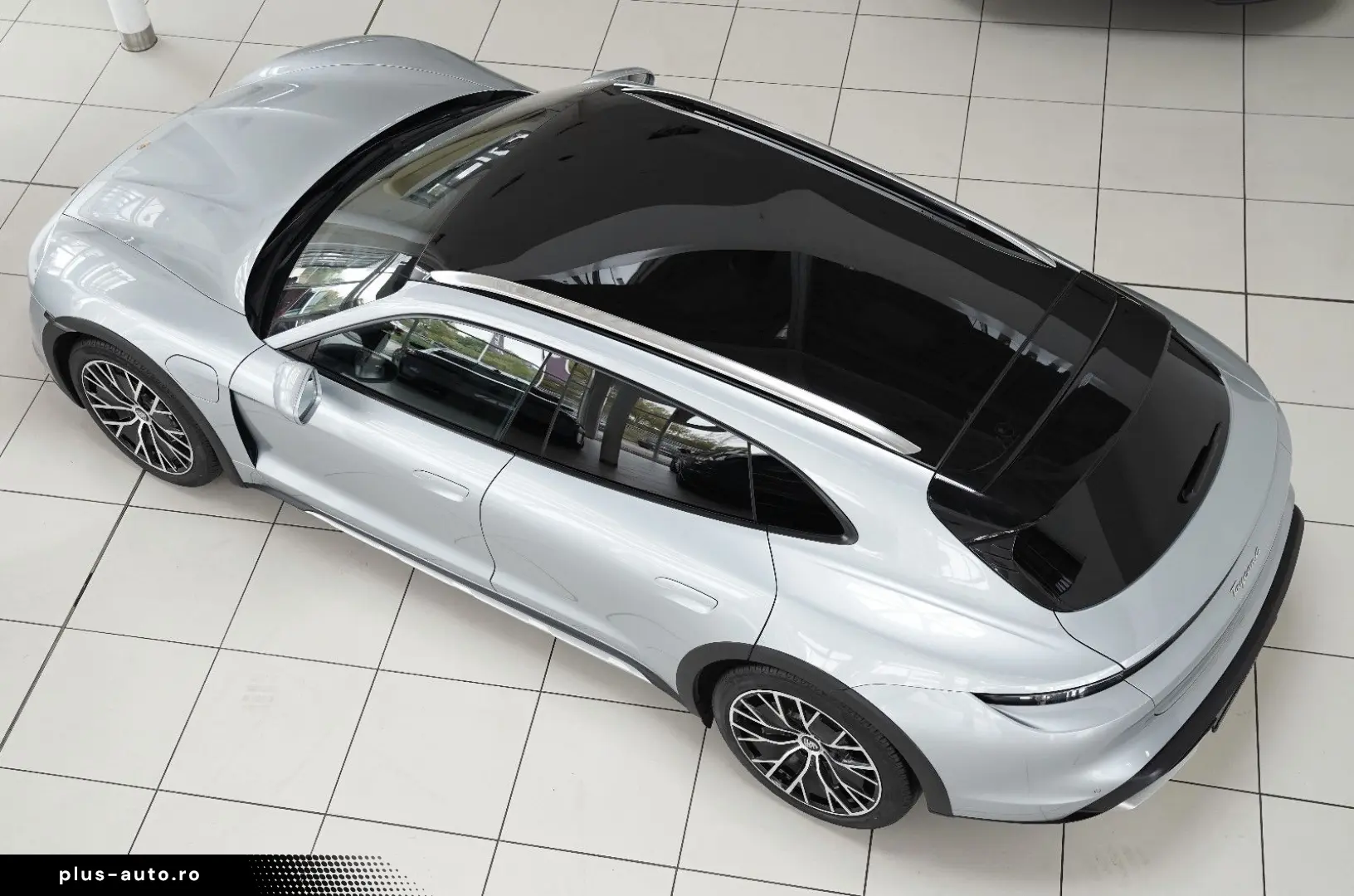 Taycan Cross Turismo 4 Turbo S Aero HUD Pano