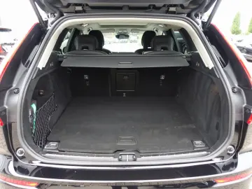 XC60 Plus Dark T6 AWD Plug-in Hybid 360 Cam Pano