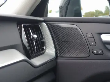 XC60 Plus Dark T6 AWD Plug-in Hybid 360 Cam Pano