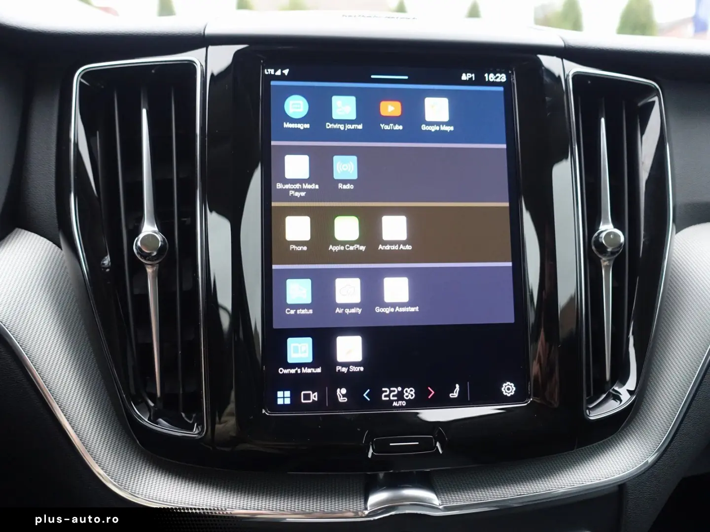 XC60 Plus Dark T6 AWD Plug-in Hybid 360 Cam Pano