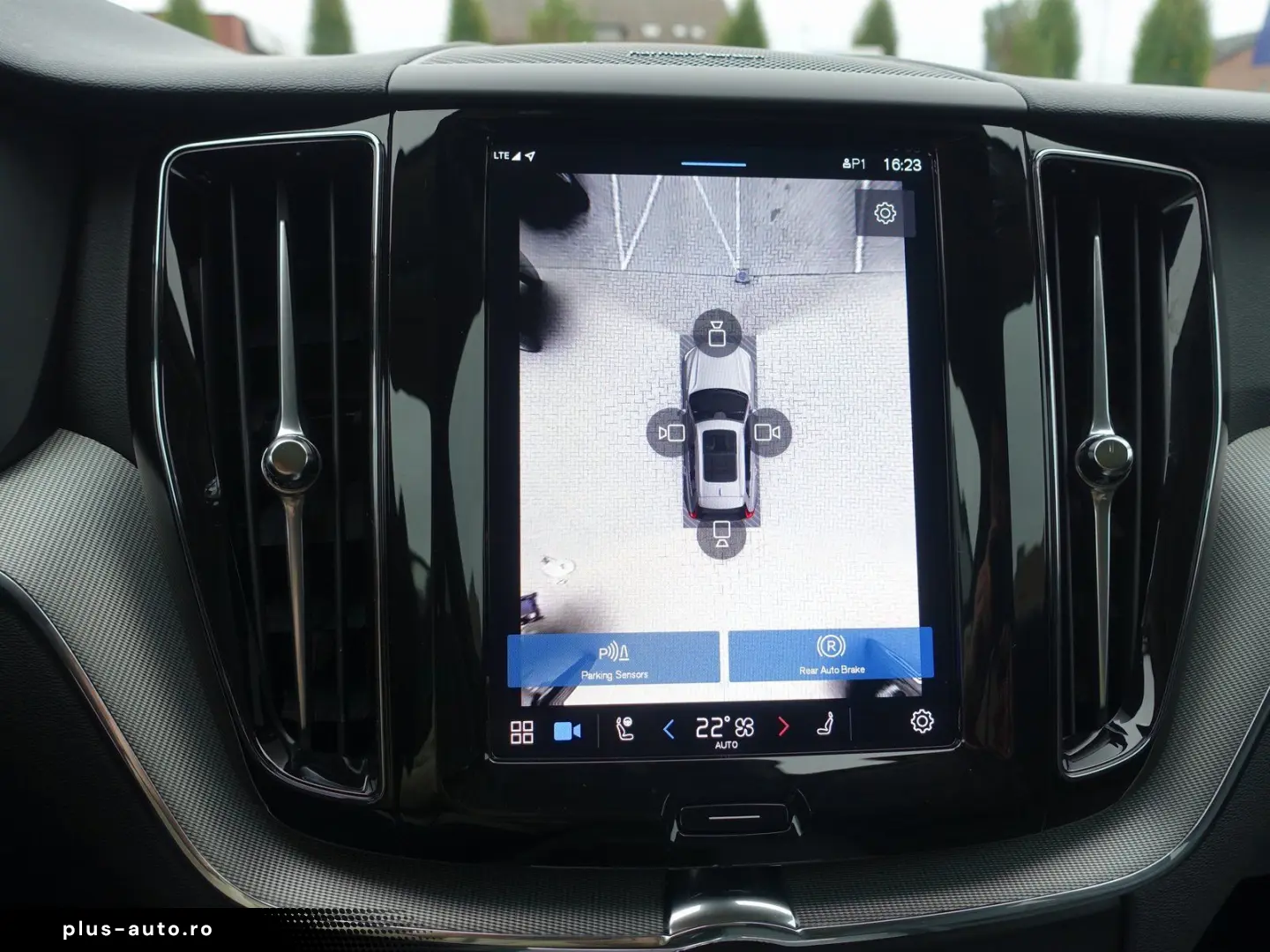 XC60 Plus Dark T6 AWD Plug-in Hybid 360 Cam Pano