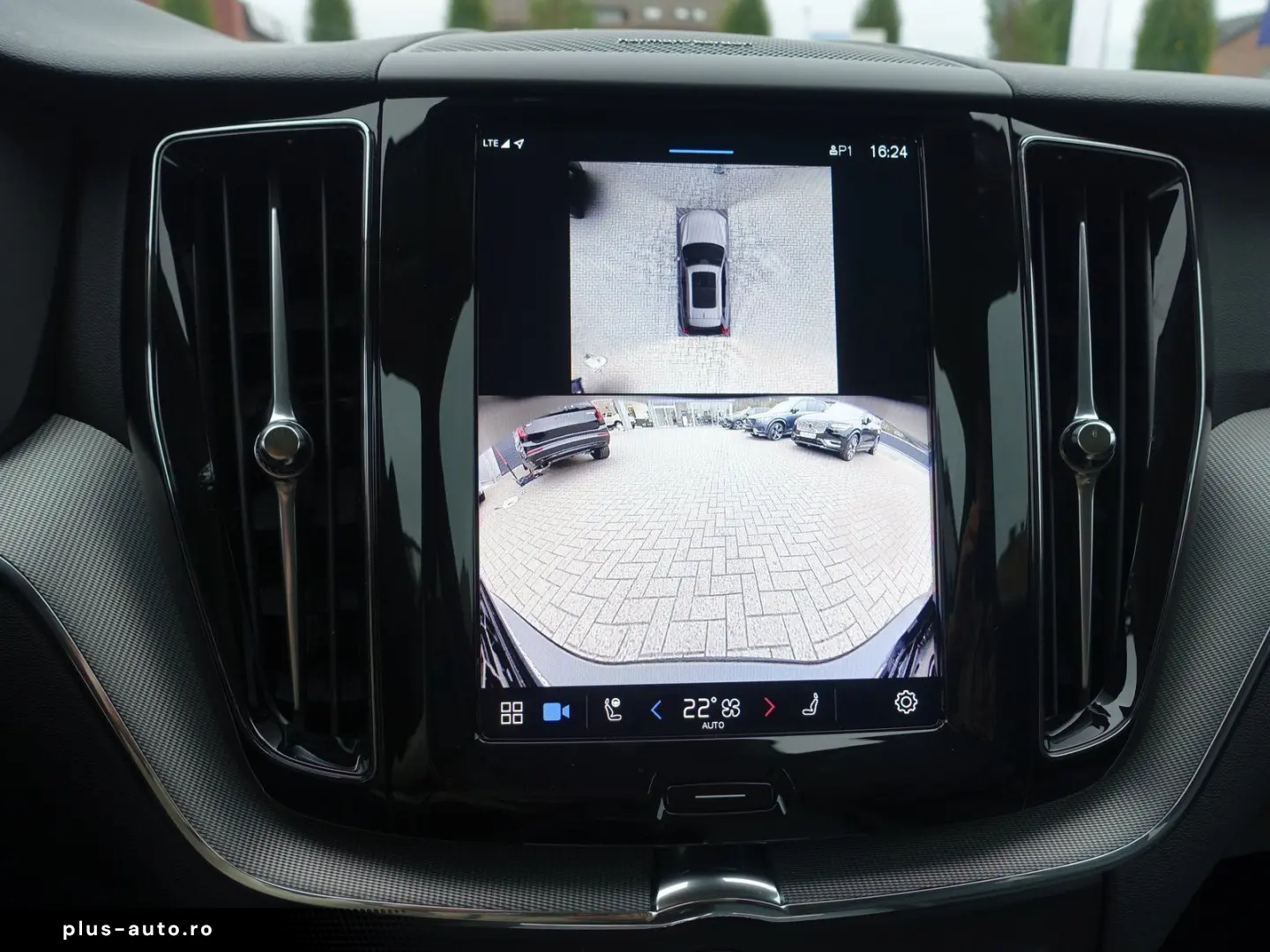 XC60 Plus Dark T6 AWD Plug-in Hybid 360 Cam Pano