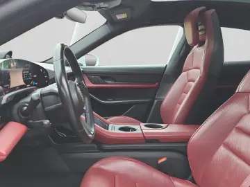 Taycan 4 S Matrix Pano Chrono Kamera Bose 21