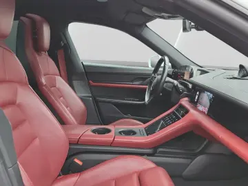 Taycan 4 S Matrix Pano Chrono Kamera Bose 21