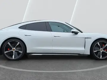 Taycan 4 S Matrix Pano Chrono Kamera Bose 21