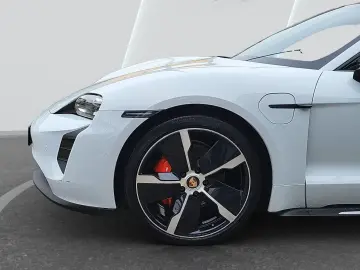 Taycan 4 S Matrix Pano Chrono Kamera Bose 21