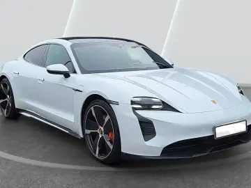 Taycan 4 S Matrix Pano Chrono Kamera Bose 21