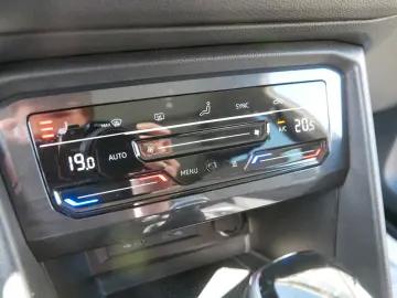 Tiguan Allspace 2.0 4x4 Move NEU72T 7-Sitzer DAC