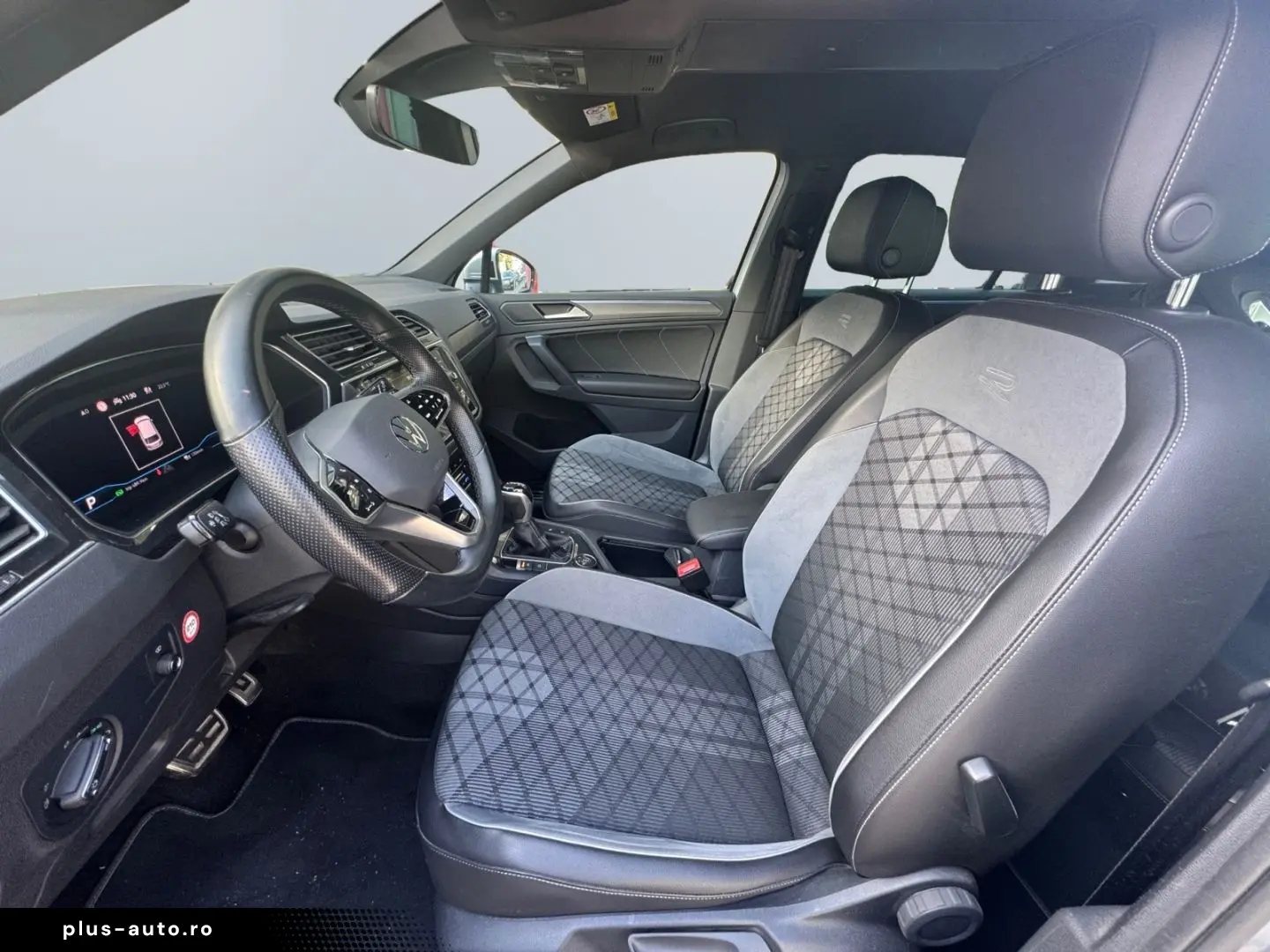 Tiguan 2.0 TSI 4M DSG R-Line  Matrix 20 ; HUD 36