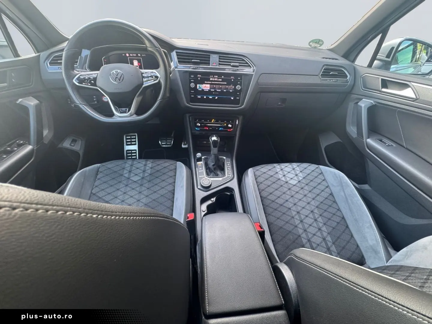 Tiguan 2.0 TSI 4M DSG R-Line  Matrix 20 ; HUD 36