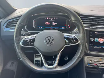 Tiguan 2.0 TSI 4M DSG R-Line  Matrix 20 ; HUD 36
