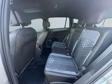 Tiguan 2.0 TSI 4M DSG R-Line  Matrix 20 ; HUD 36