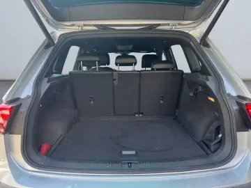 Tiguan 2.0 TSI 4M DSG R-Line  Matrix 20 ; HUD 36
