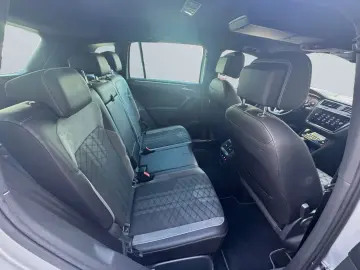 Tiguan 2.0 TSI 4M DSG R-Line  Matrix 20 ; HUD 36