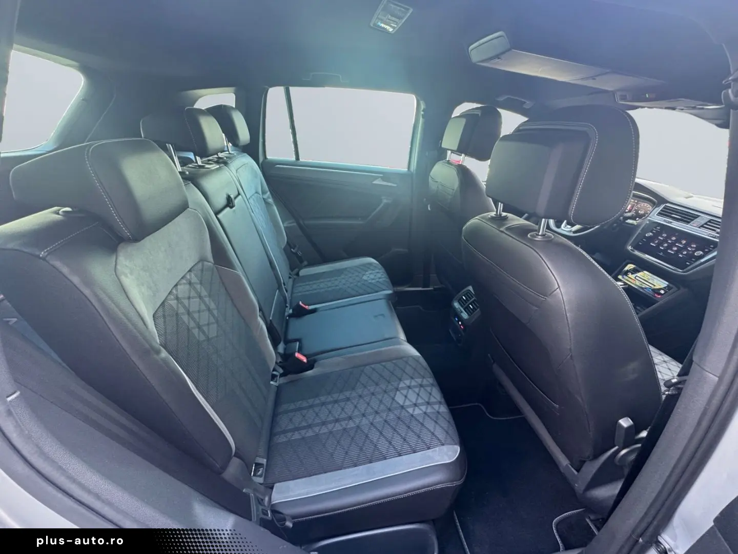 Tiguan 2.0 TSI 4M DSG R-Line  Matrix 20 ; HUD 36