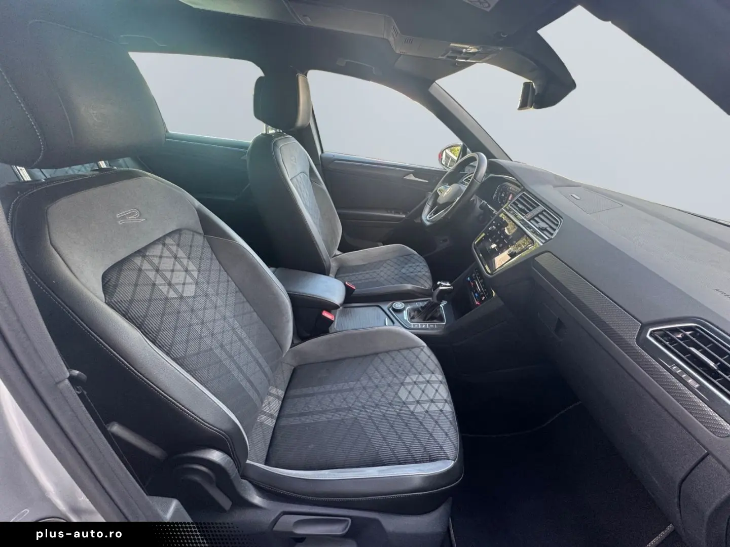 Tiguan 2.0 TSI 4M DSG R-Line  Matrix 20 ; HUD 36