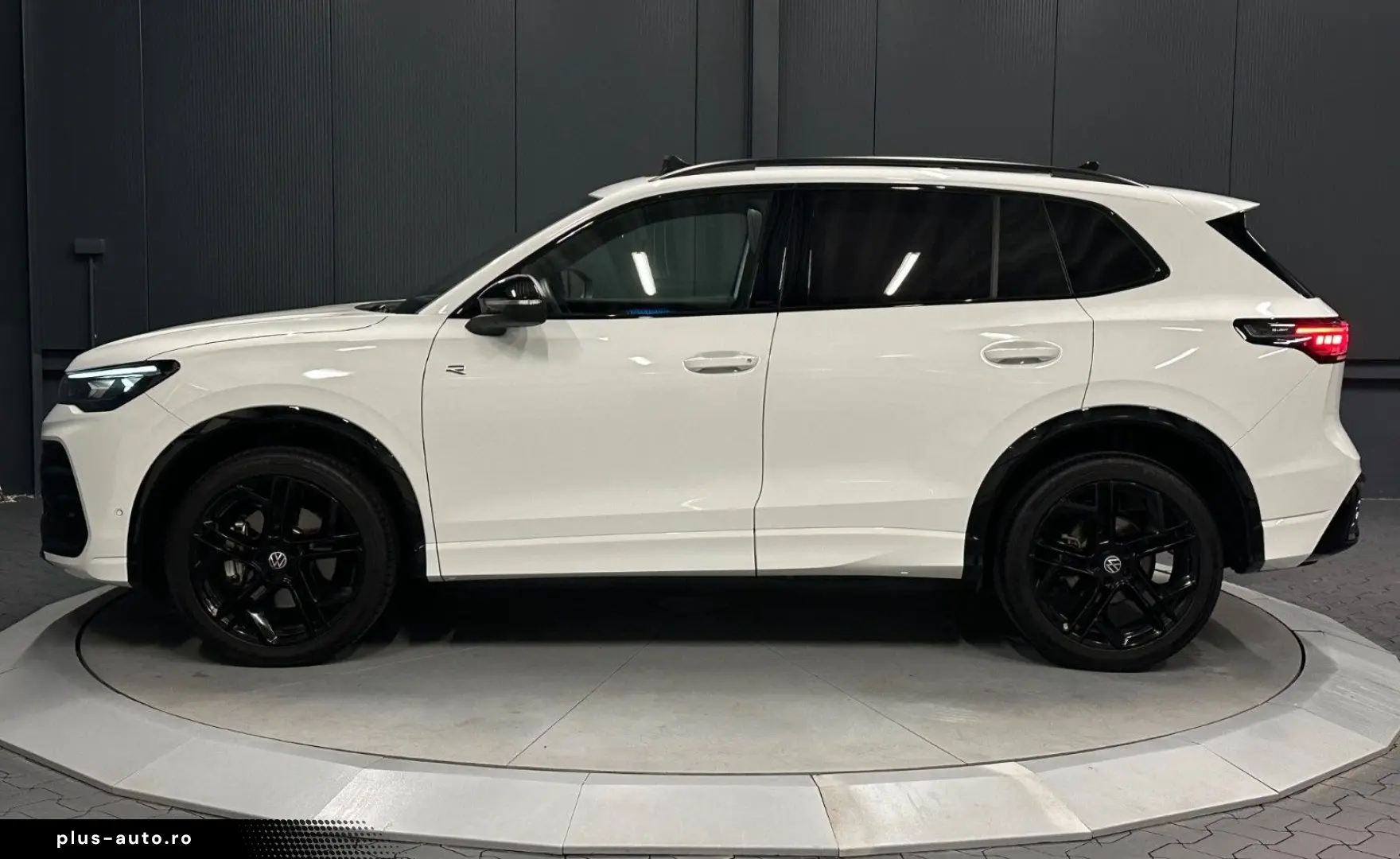 Tiguan R-Line 4Motion Black Style 20  PANORAM