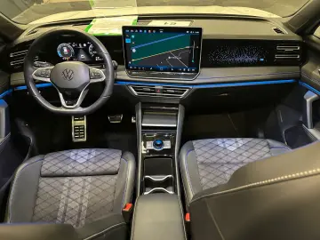 Tiguan R-Line 4Motion Black Style 20  PANORAM