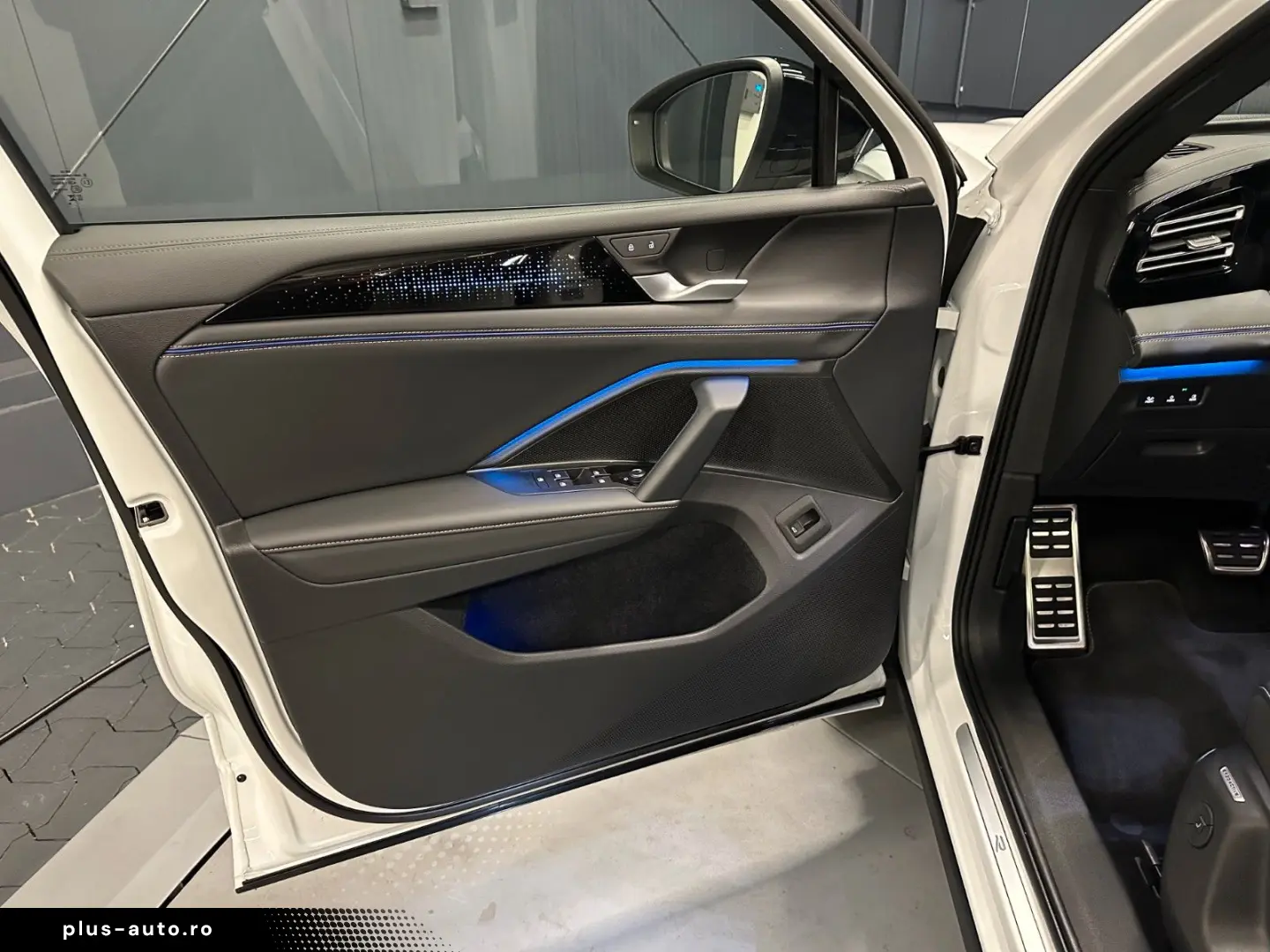 Tiguan R-Line 4Motion Black Style 20  PANORAM