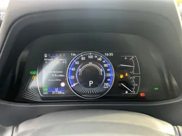 UX 250h (E-FOUR) Luxury Line Matrix 360  SHZ PDC