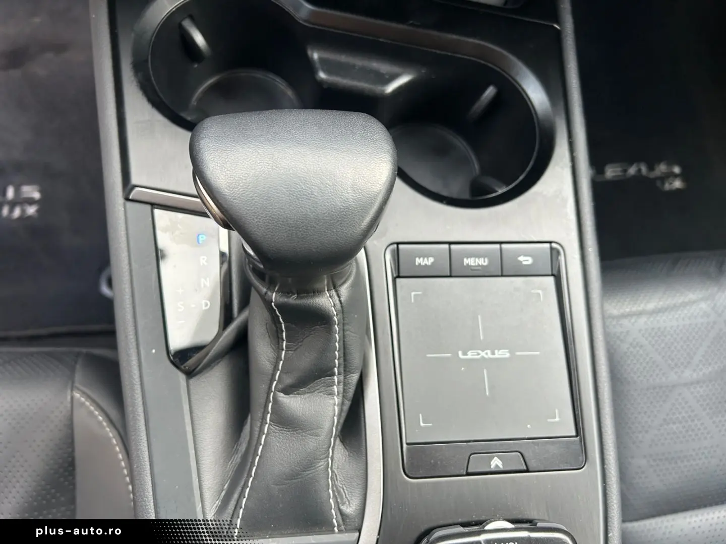 UX 250h (E-FOUR) Luxury Line Matrix 360  SHZ PDC