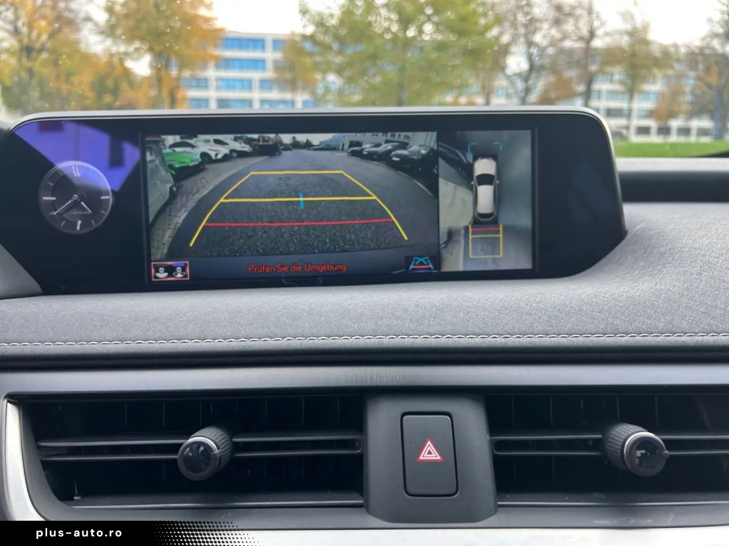 UX 250h (E-FOUR) Luxury Line Matrix 360  SHZ PDC