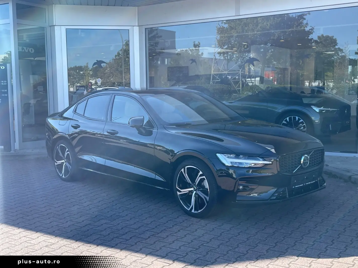 S60 B5 AWD Ultimate Dark Auto