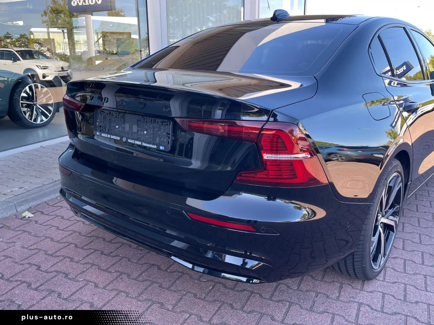 S60 B5 AWD Ultimate Dark Auto