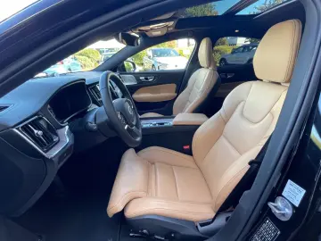 S60 B5 AWD Ultimate Dark Auto