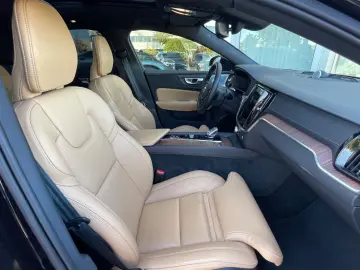 S60 B5 AWD Ultimate Dark Auto