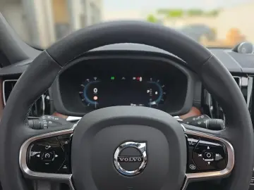 XC60 B5 AWD Diesel Ultimate Standhzg 360 Bowers