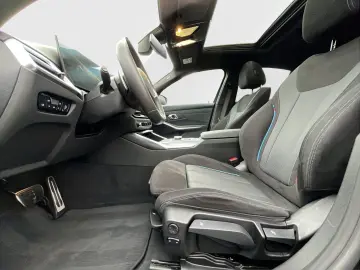 320i xDrive Lim. M Sport HUD AHK GSHD DrivAss AC