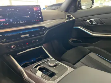 320d Lim. M-Sport NP 70.680 -HUD AHK Glasdach Dr