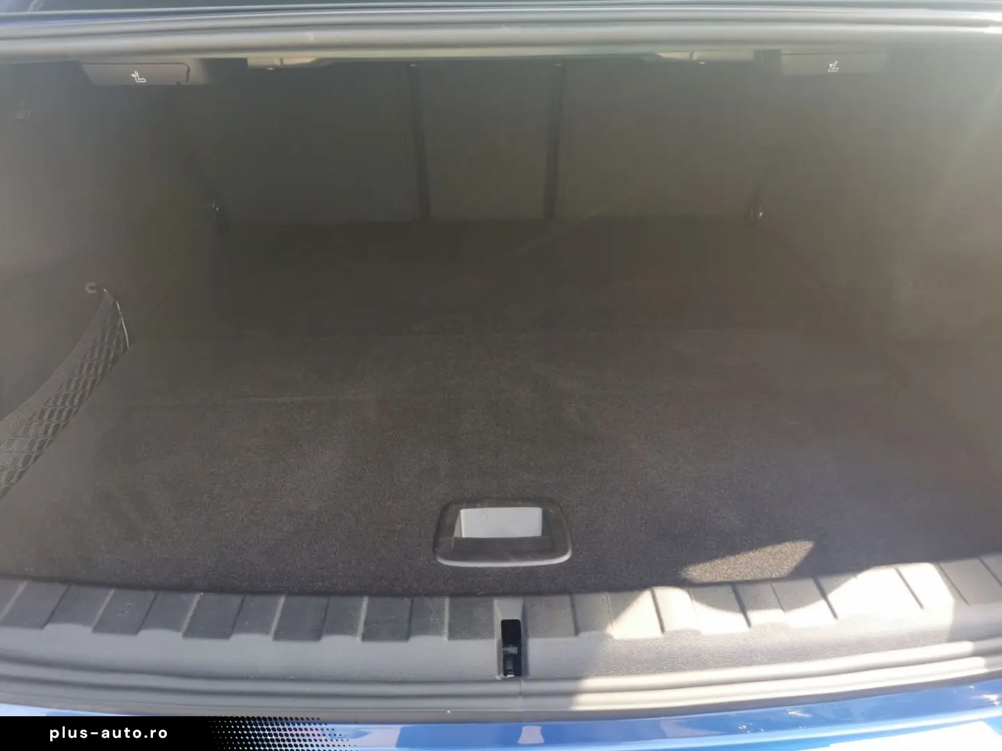 330e xDrive Limousine M SPORT HeadU ParkAs Glasd