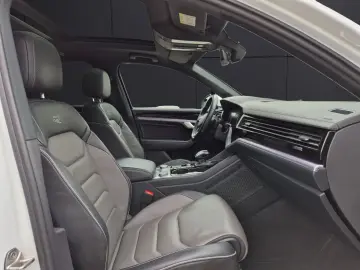 Touareg TDI R-Line 4M Matrix Luft Navi Pano Lede