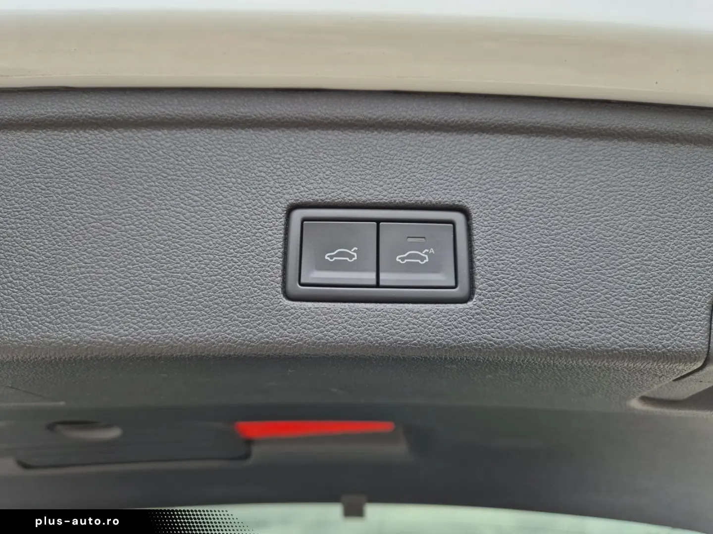 Touareg TDI R-Line 4M Matrix Luft Navi Pano Lede