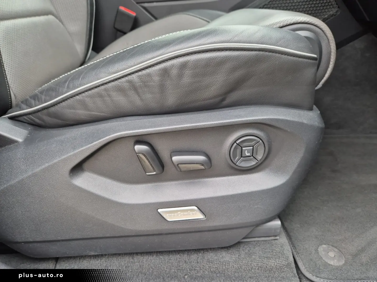 Touareg TDI R-Line 4M Matrix Luft Navi Pano Lede