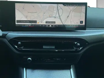 320i xDrive Limousine M Sportpaket HiFi DAB LED