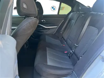 320i xDrive Limousine M Sportpaket HiFi DAB LED