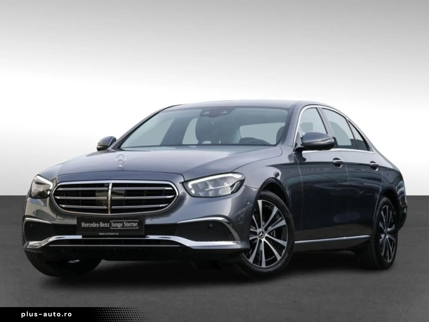 E 200 4M EXCLUSIVE DISTR MEM 360  LED AMBIENTE