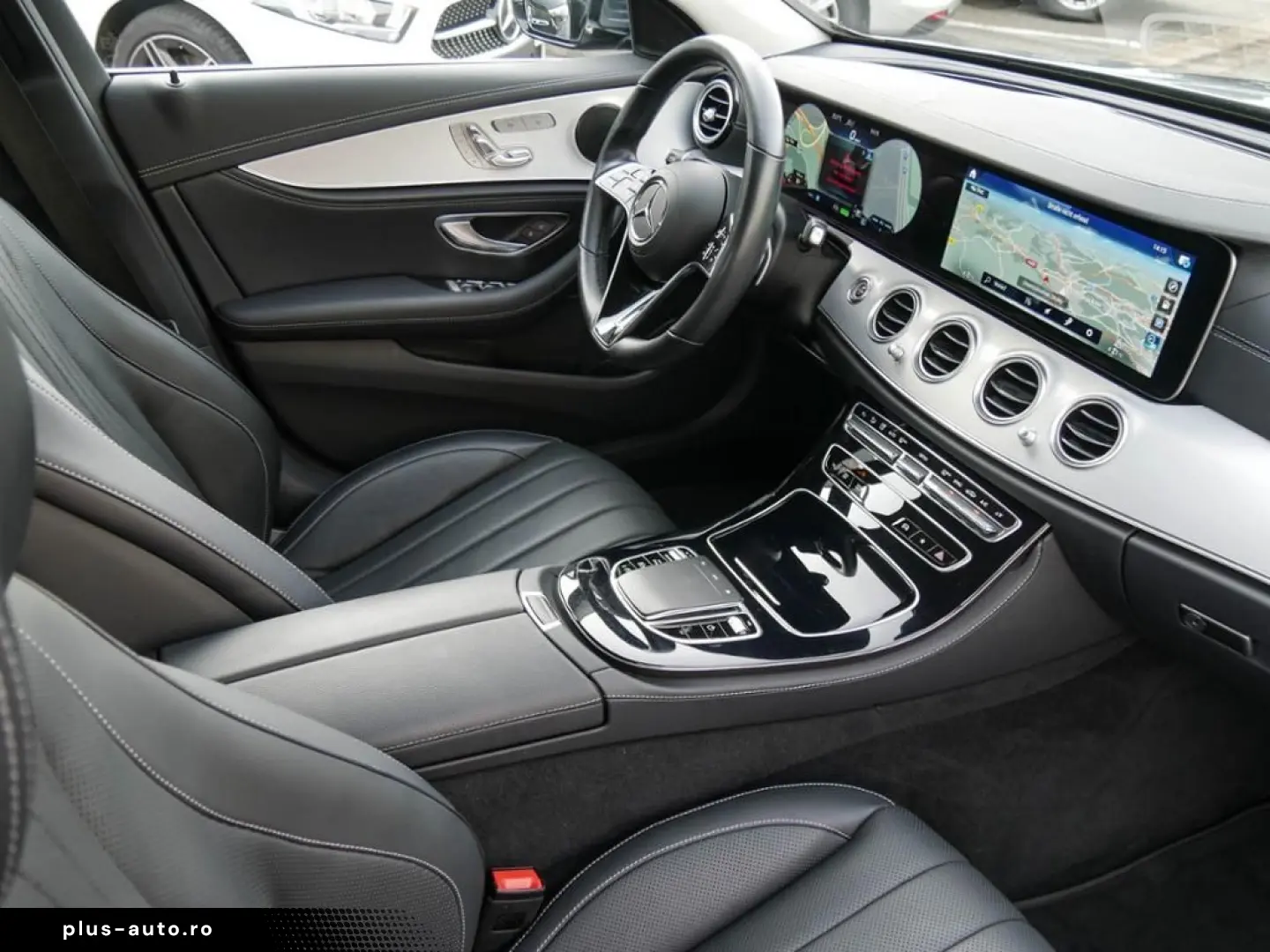 E 200 4M EXCLUSIVE DISTR MEM 360  LED AMBIENTE