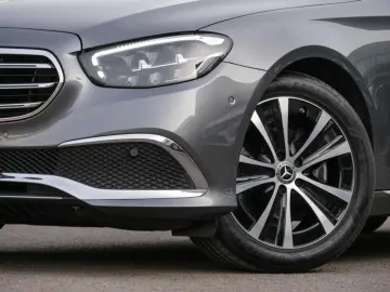 E 200 4M EXCLUSIVE DISTR MEM 360  LED AMBIENTE