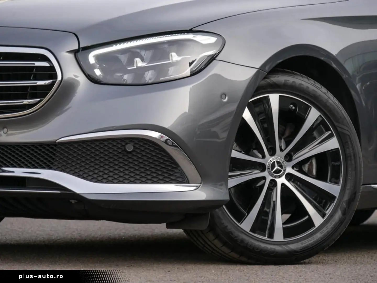 E 200 4M EXCLUSIVE DISTR MEM 360  LED AMBIENTE