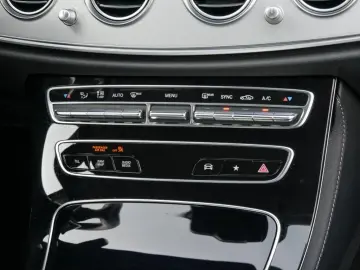 E 200 4M EXCLUSIVE DISTR MEM 360  LED AMBIENTE