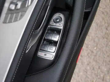 E 200 4M EXCLUSIVE DISTR MEM 360  LED AMBIENTE