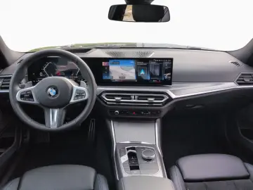 330i xDrive