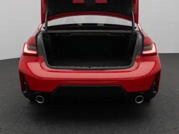 330e M Sport HUD DAB PDC Geschwindigkeitsreg